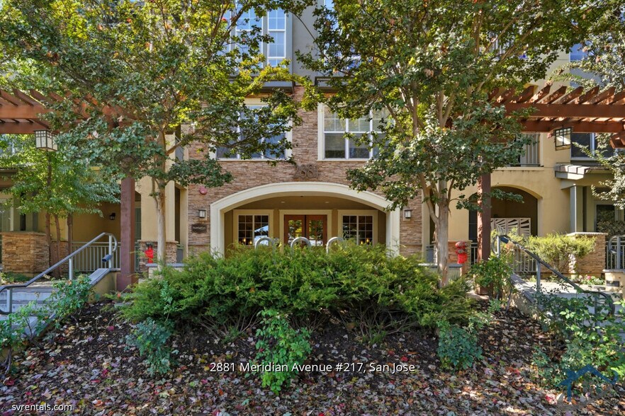 Building Photo - 2881 Meridian Ave