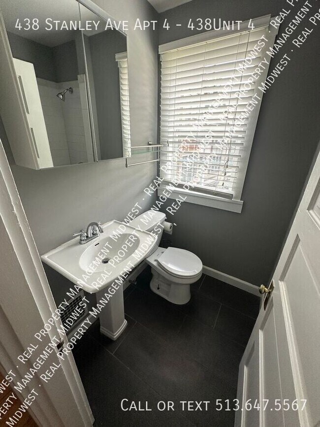 Building Photo - 438 Stanley Ave