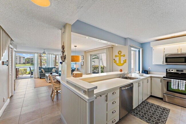 Building Photo - 353 S US Hwy 1