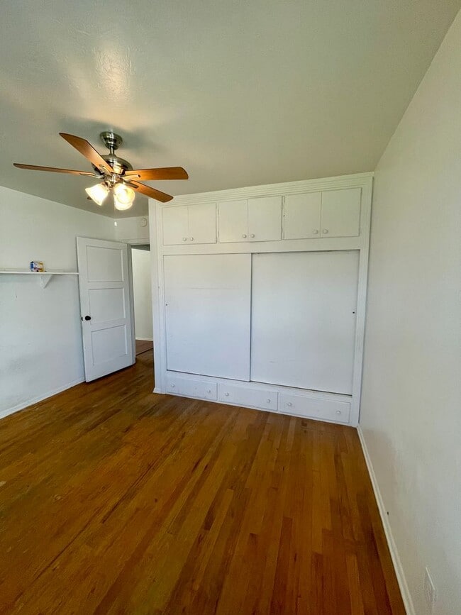 Building Photo - 615/621 Vine