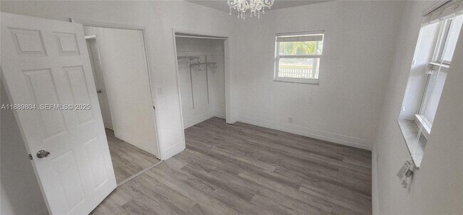 Building Photo - 200 NW 9th St