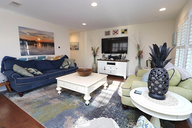 Building Photo - 9505 Monmouth Ave