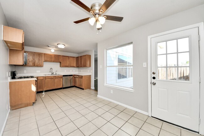 Building Photo - 6446 Mountain Pines Ln