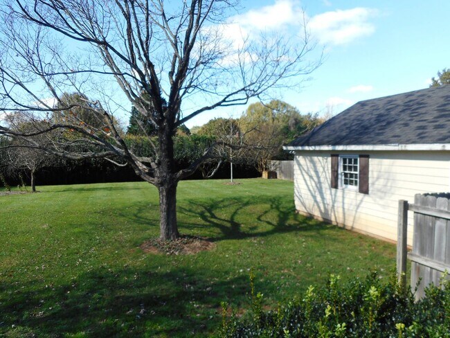 Building Photo - Northwest Greensboro NC Home for Lease