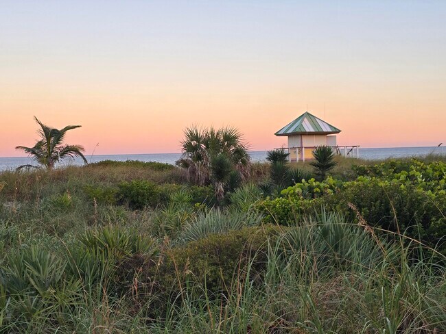 Building Photo - 60 Venetian Dr