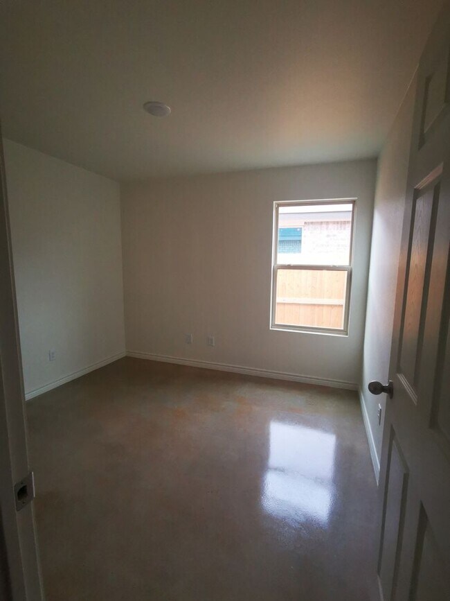 Building Photo - P2-2306 Duntov Drive Temple, TX 76504