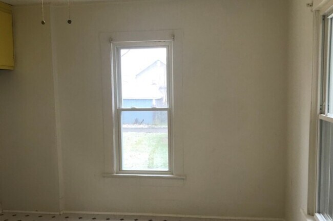 Building Photo - 2822 4th St NW