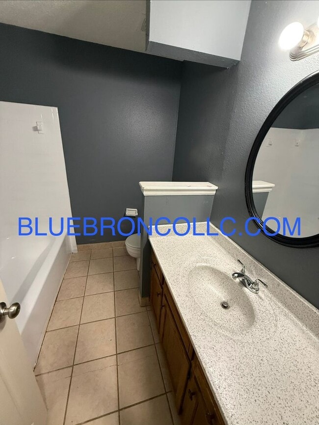 Building Photo - 206 Sky Vue Dr