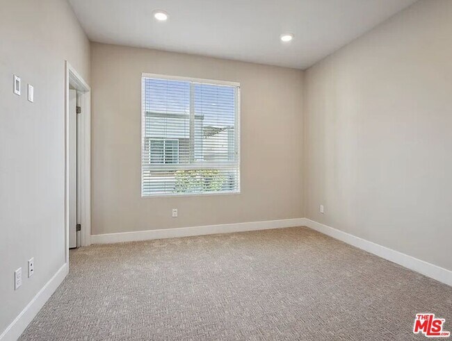 Building Photo - 6746 Gill Way