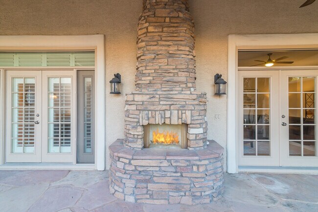 Building Photo - 9315 E Aster Dr