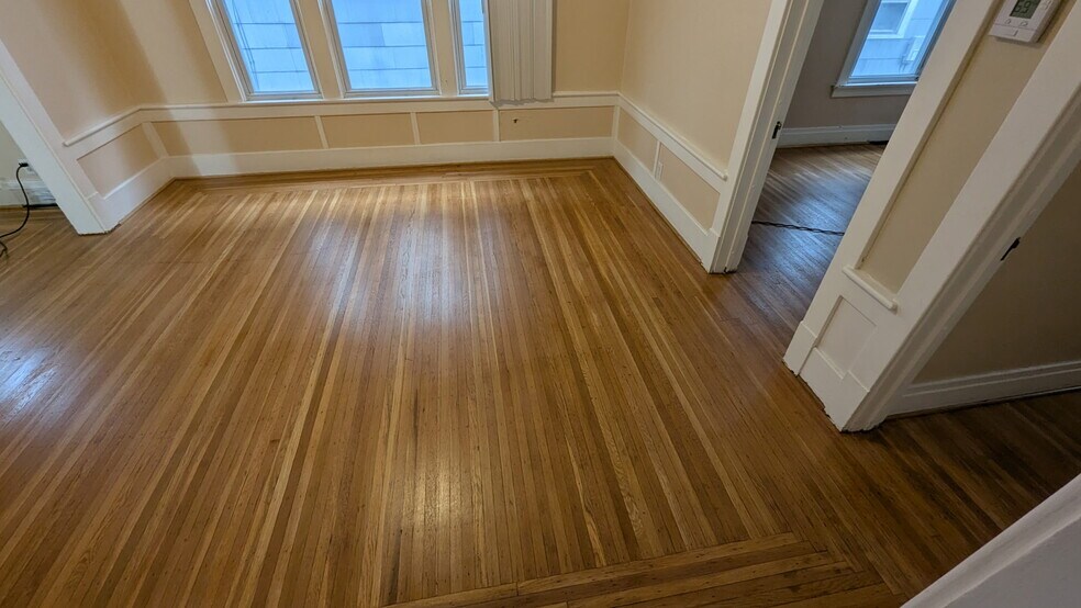 Building Photo - 275 Sterling Ave