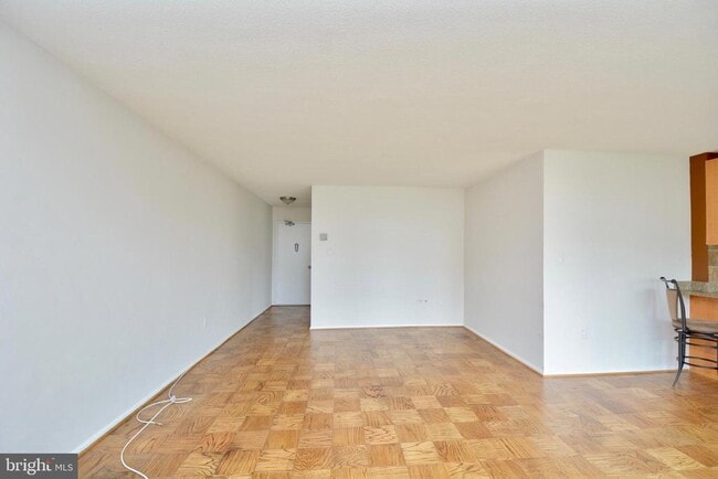 Building Photo - 4600 S Four Mile Run Dr