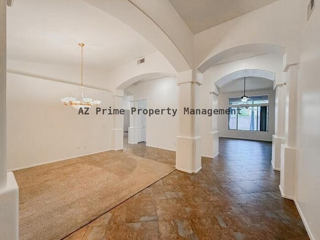 Building Photo - 890 N Bullmoose Dr