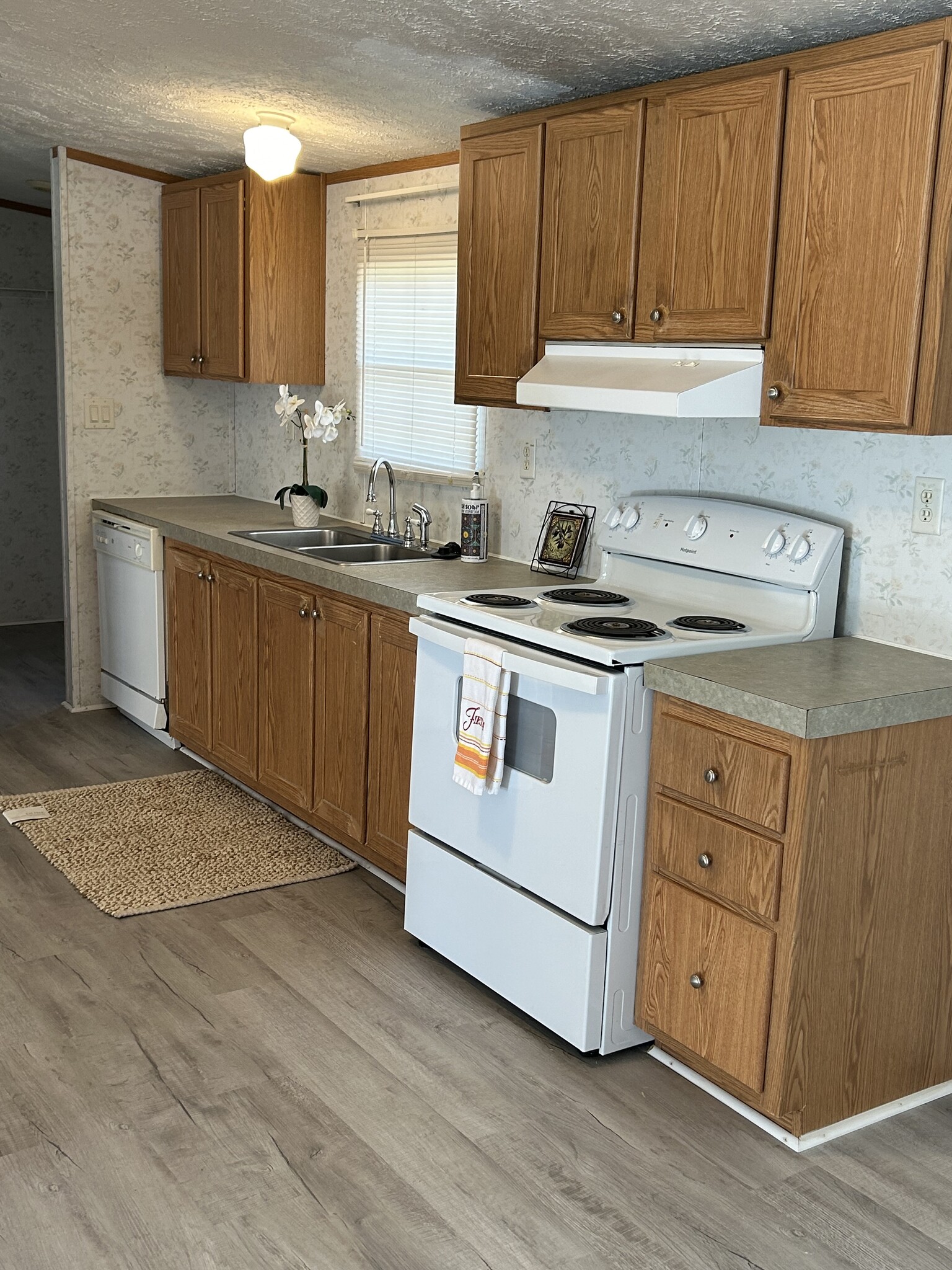 Building Photo - 49 Mallard Ave NE