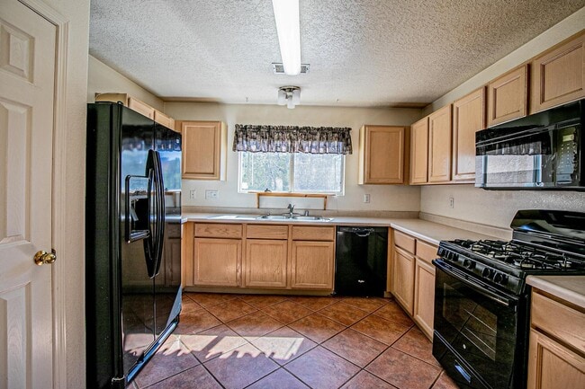 Building Photo - 11311 Campo Del Oso Ave NE