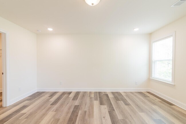 Building Photo - 2148 Bexar Trl
