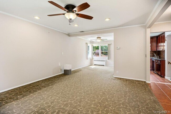Building Photo - 8 Radnor Ct