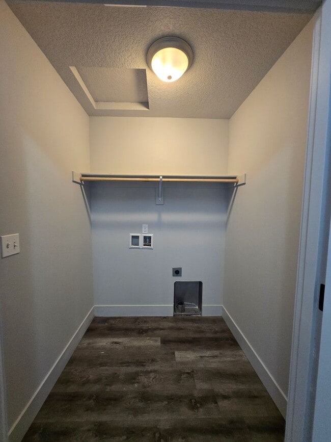 Building Photo - 3 Bedroom 2.5 Bathroom in Winlock