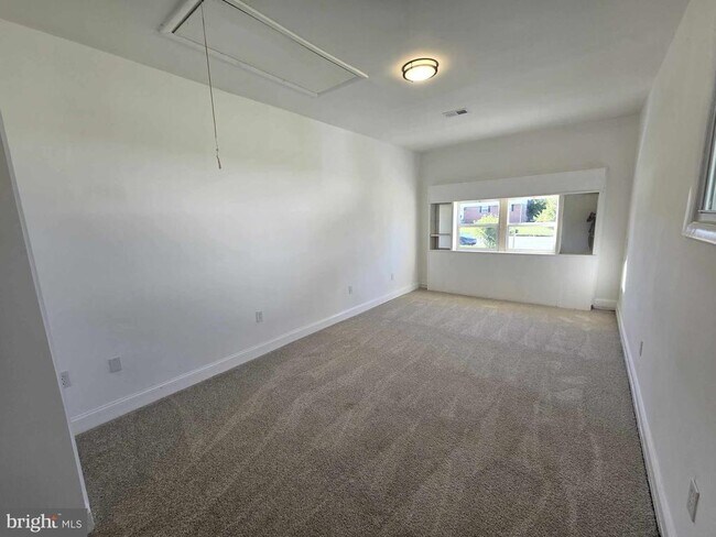 Building Photo - 254 Princeton St