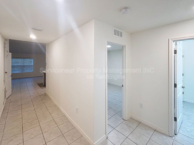 Building Photo - 3988 Postmark Lake Pl