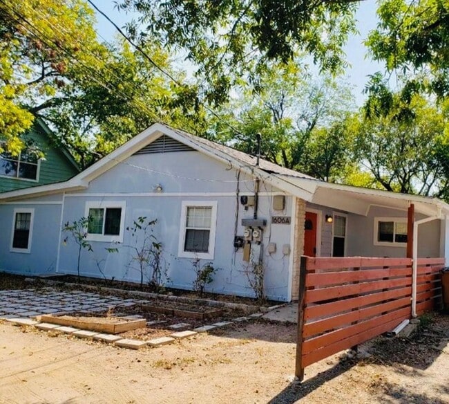 Building Photo - 1606 Walnut Ave