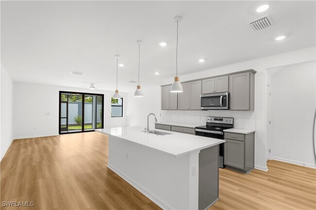 Building Photo - 27859 Solis Grande Dr