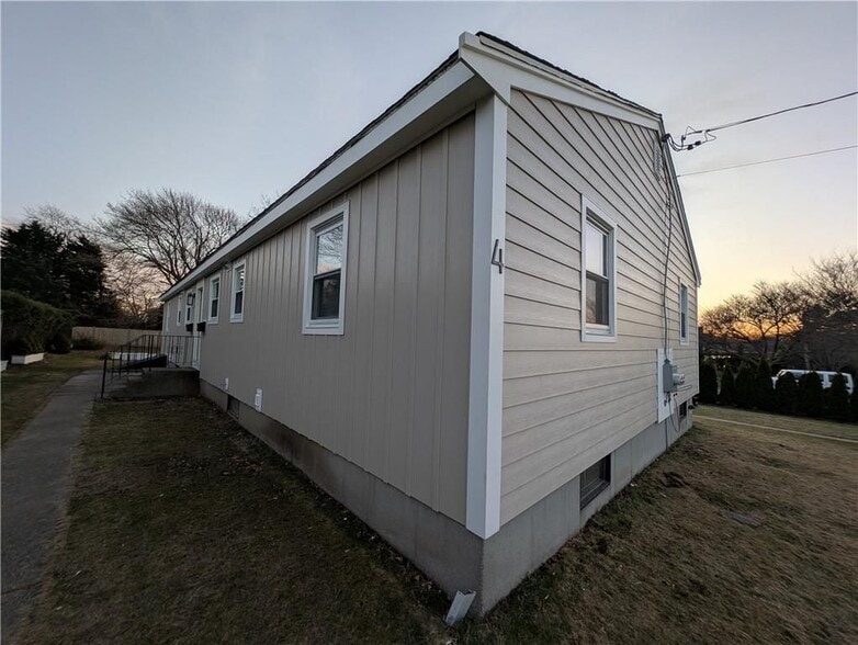 Building Photo - 4 Almy Ct