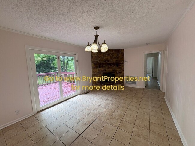 Building Photo - Single Family