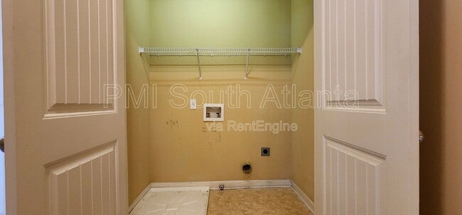 Building Photo - 106 Lexington Village