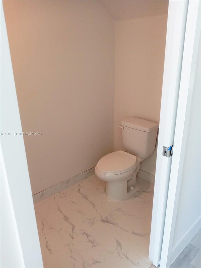 Building Photo - 2555 NE 193rd St