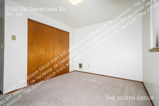 Building Photo - 1558 SW Swantown Rd