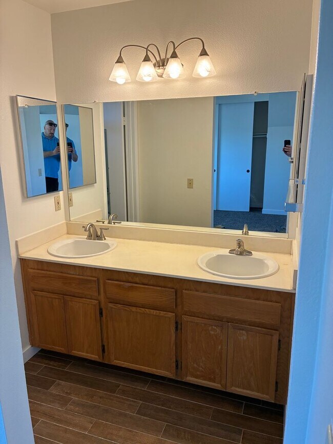 Building Photo - Beautifully remodeled 3 Bedroom 2.5 Bath Condo in El Cajon