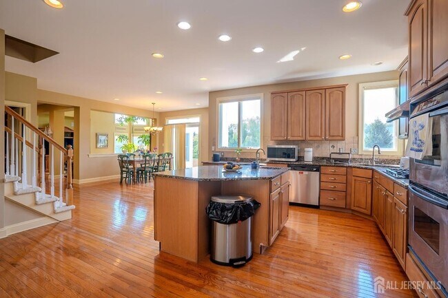 Building Photo - 19 Meadowlark Dr