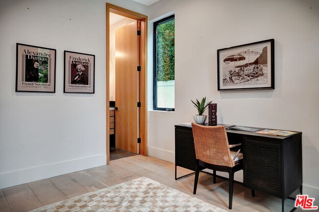 Building Photo - 15602 Morrison St