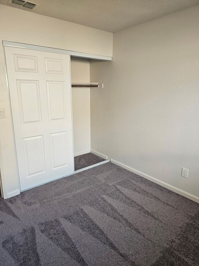 Building Photo - NICE UPDATED HOME IN SACRAMENTO!! $500 OFF MOVE-IN SPECIAL!