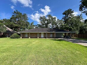 Building Photo - Baker's Historic Buffwood Subdivision, 3 bedroom, 2 bath home loaded with amenities
