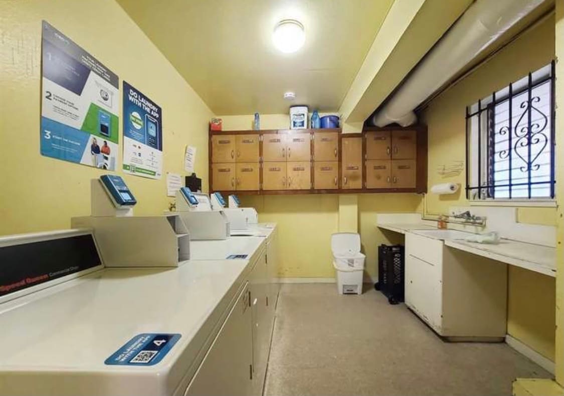 Laundry room - 2316 Lakeshore Ave