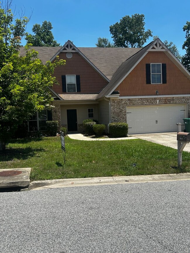 Building Photo - Elegant Two-Story Living – 5 Beds, 2.5 Baths