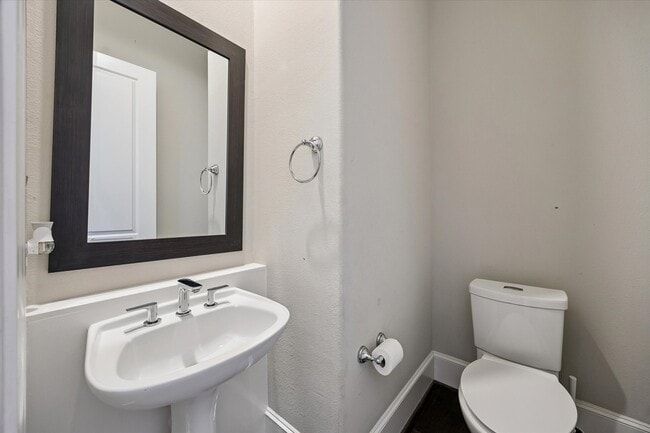 Building Photo - 2016 Covent Garden Station