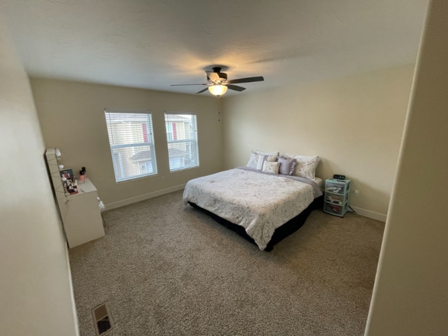 Building Photo - 457 N 400 W