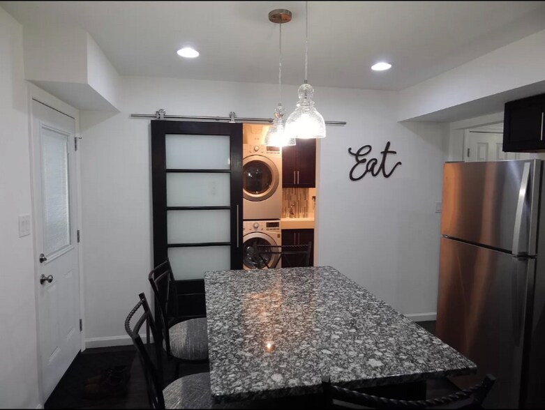 Building Photo - 2018 Washington Ave