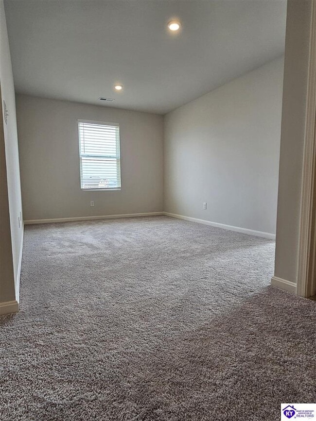 Building Photo - 601 Ashwood Ave