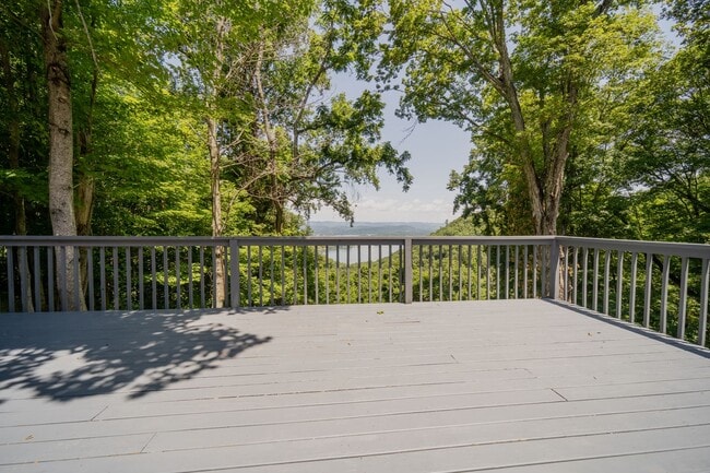 Building Photo - Scenic Lakeview Rental located on Boatman'...