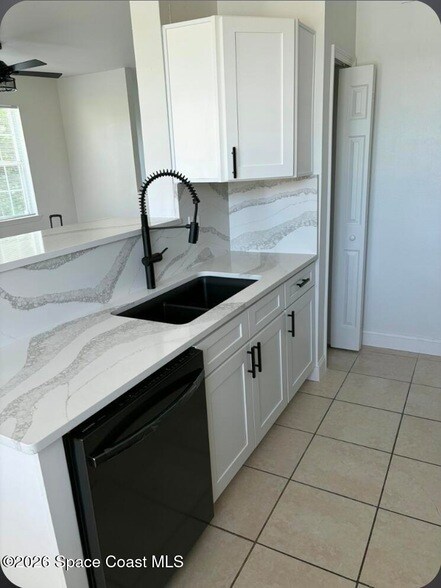 Building Photo - 1747 Sophias Dr