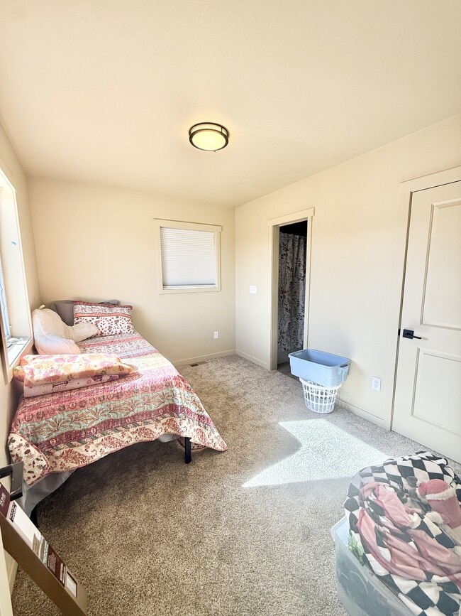 Building Photo - 186 W Quandary Ct