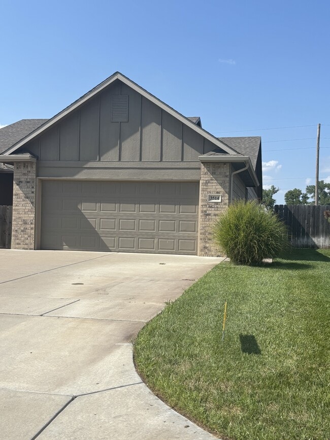 Primary Photo - 3514 Sunflower Dr
