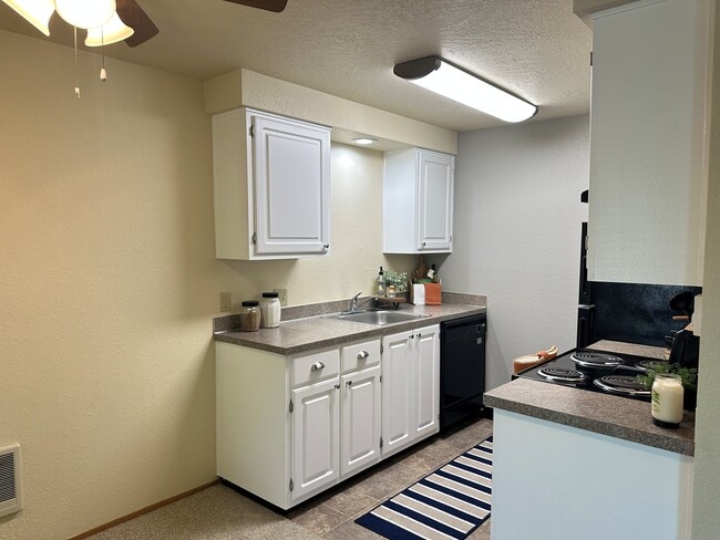 Building Photo - Woodbrook Apartments