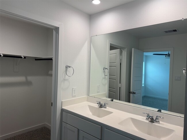 Building Photo - 10203 Spring Branch Trail