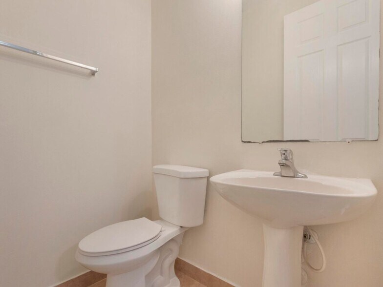 Building Photo - 4282 Berkshire Wharf Dr
