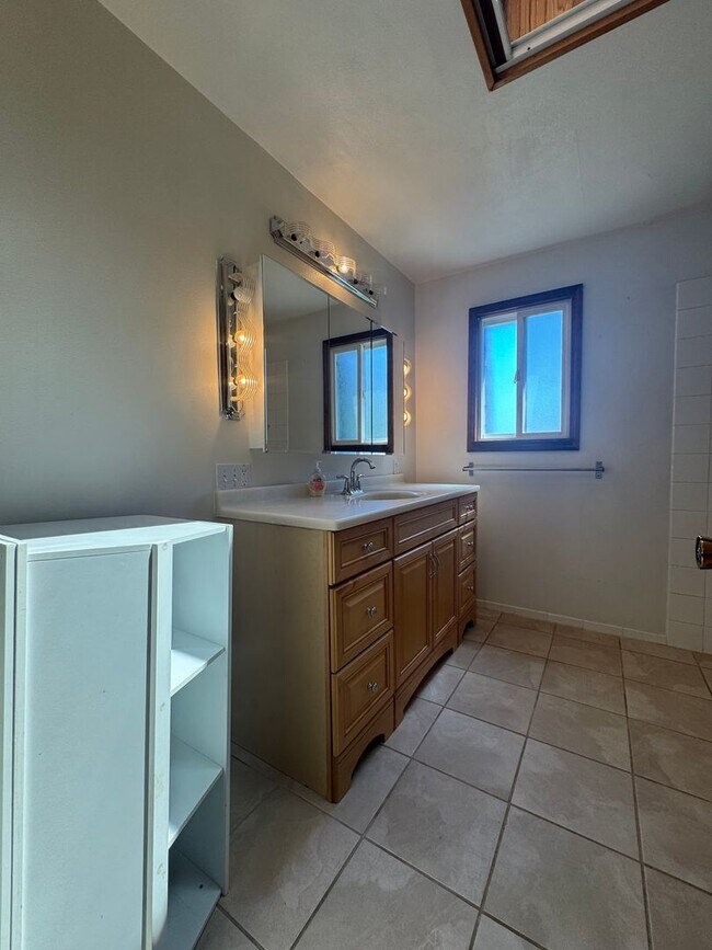 Building Photo - Idyllic 3bd, 2ba Retreat with Loft on 2+ A...